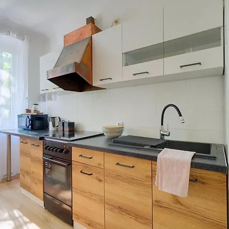 Nowolipki 24 3br Flat With Balcony